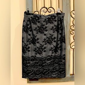 Black and silver skirt. Size 4. The Limited.